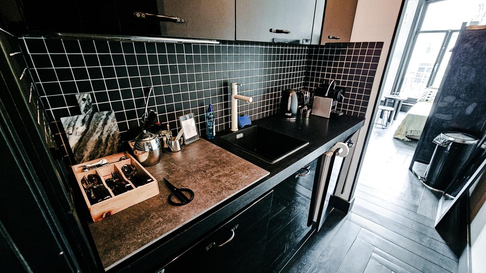 The Black Beauty Private Studio With Canal View From 1799 Amsterdam Exteriér fotografie