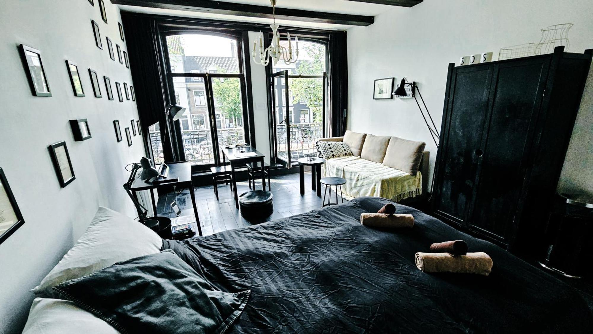 The Black Beauty Private Studio With Canal View From 1799 Amsterdam Exteriér fotografie